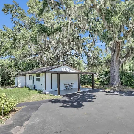 Stunning 2Bd Lakefront Retreat With Breathtaking Views